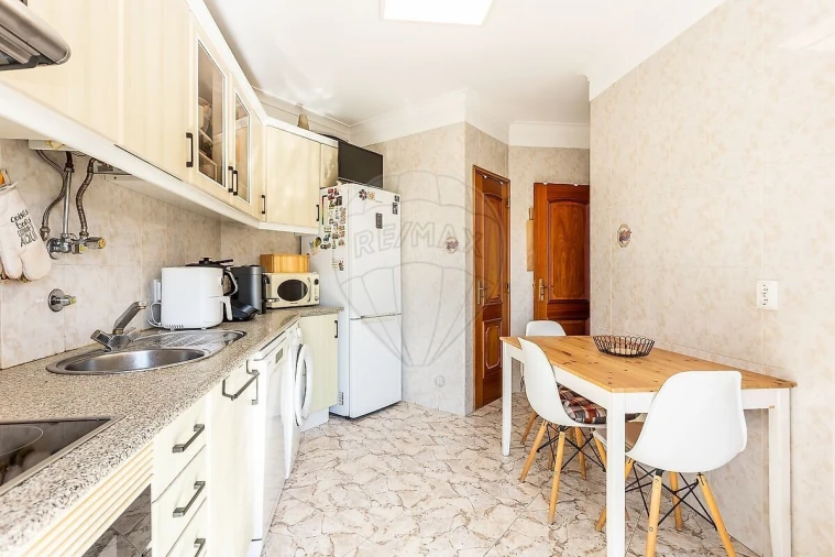 Apartamento T2 para Venda em Seixal, Arrentela e Aldeia de Paio Pires Foto 4