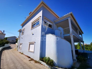 Moradia T4 para Venda em Serra e Junceira