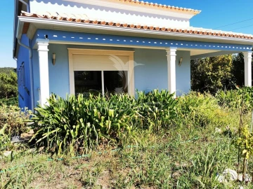 Moradia T4 para Venda em Serra e Junceira