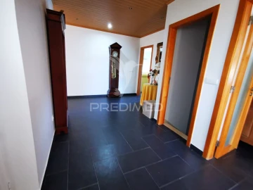 Moradia T4 para Venda em Serra e Junceira