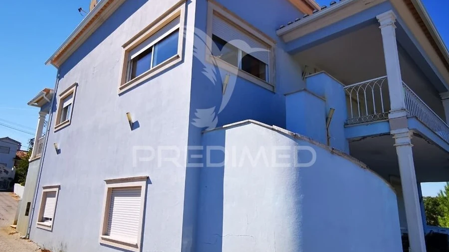 Moradia T4 para Venda em Serra e Junceira