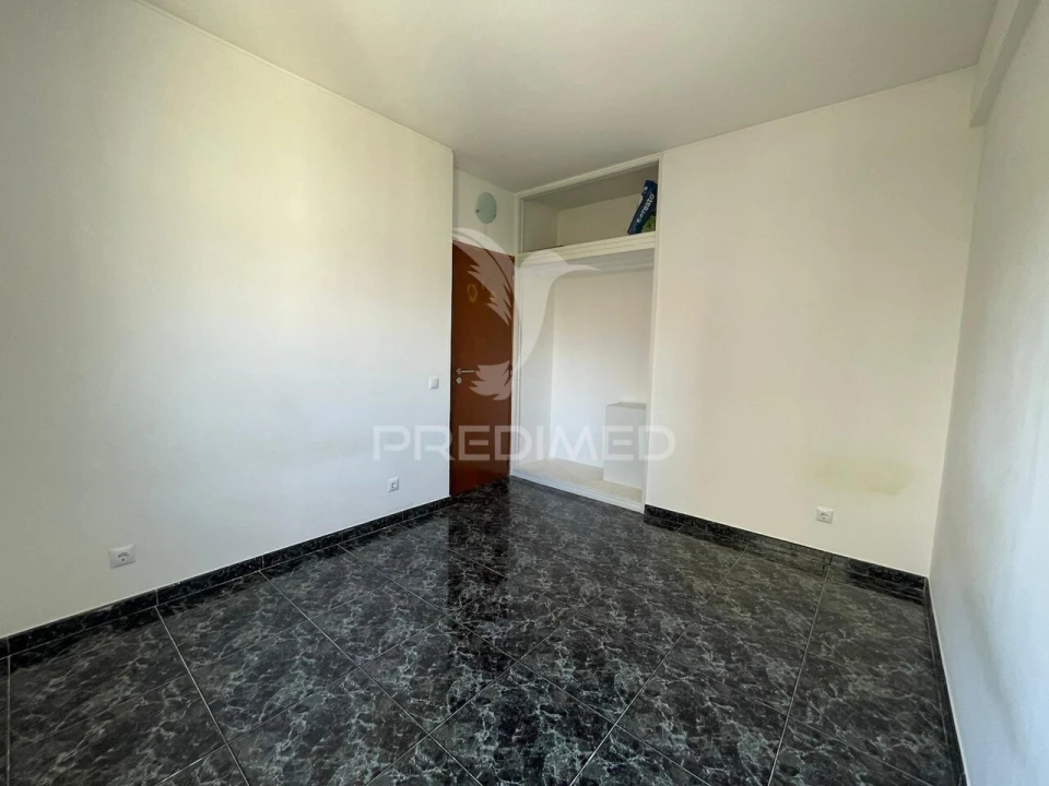 Apartamento T1 para Venda em Corroios Foto 6