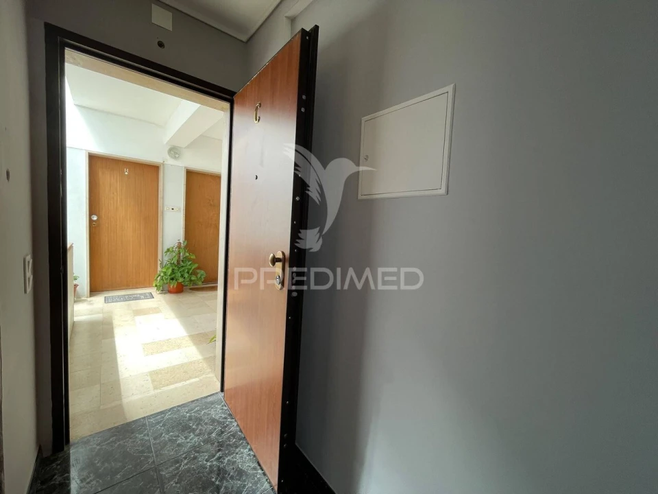 Apartamento T1 para Venda em Corroios Foto 9