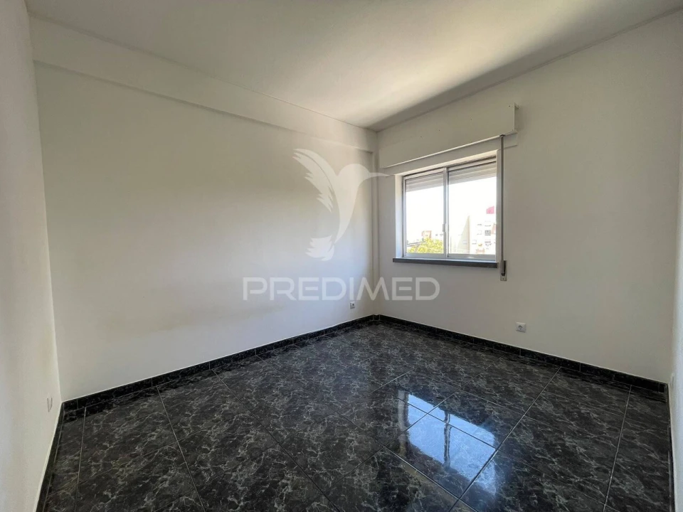 Apartamento T1 para Venda em Corroios Foto 5