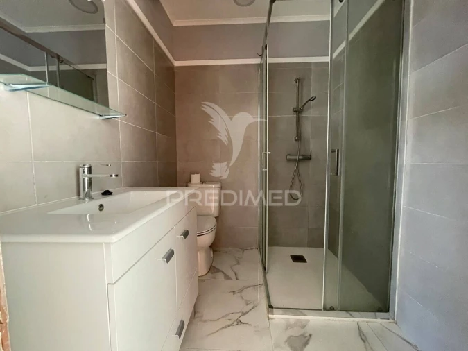 Apartamento T1 para Venda em Corroios Foto 8
