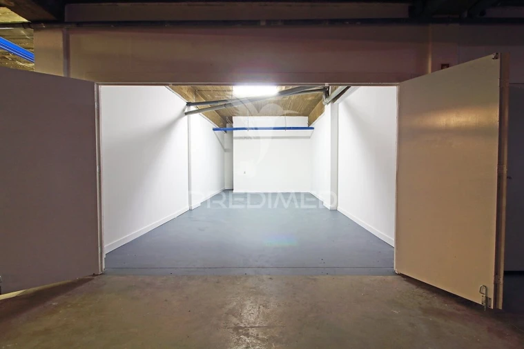 Garagem para Arrendamento em Albufeira e Olhos de Água Foto 2