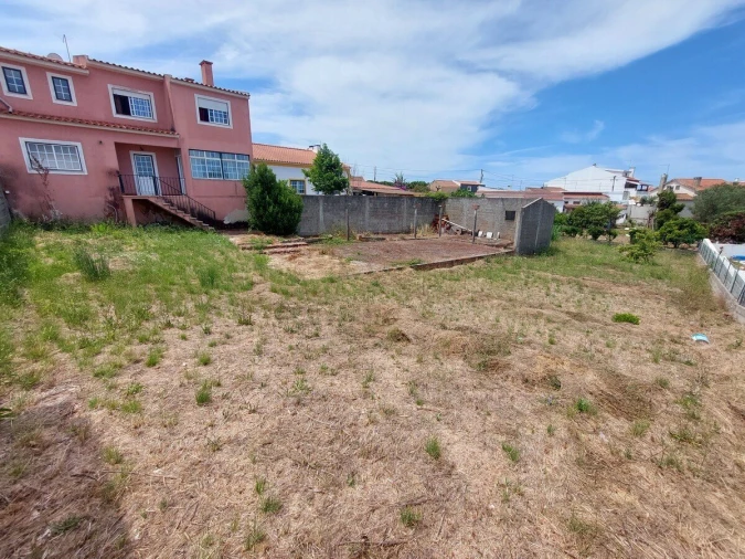 Moradia T4 para Venda em Nadadouro Foto 2
