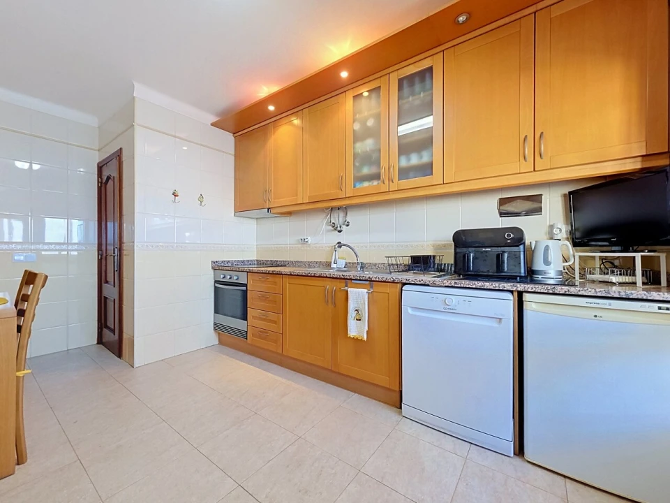 Apartamento T4 para Venda em Portimão Foto 2