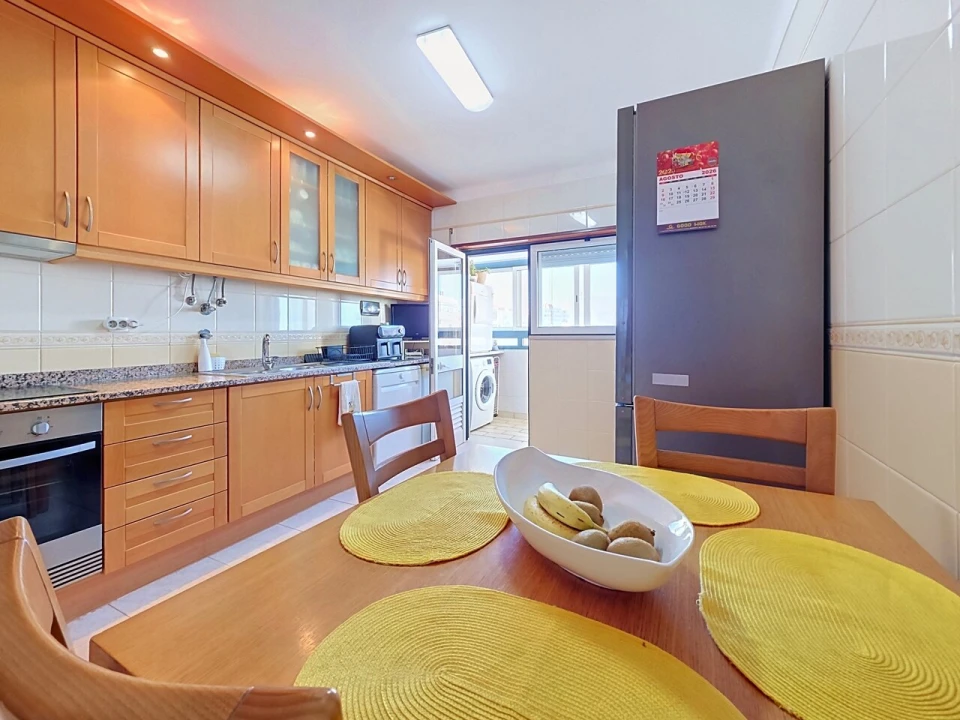 Apartamento T4 para Venda em Portimão Foto 4