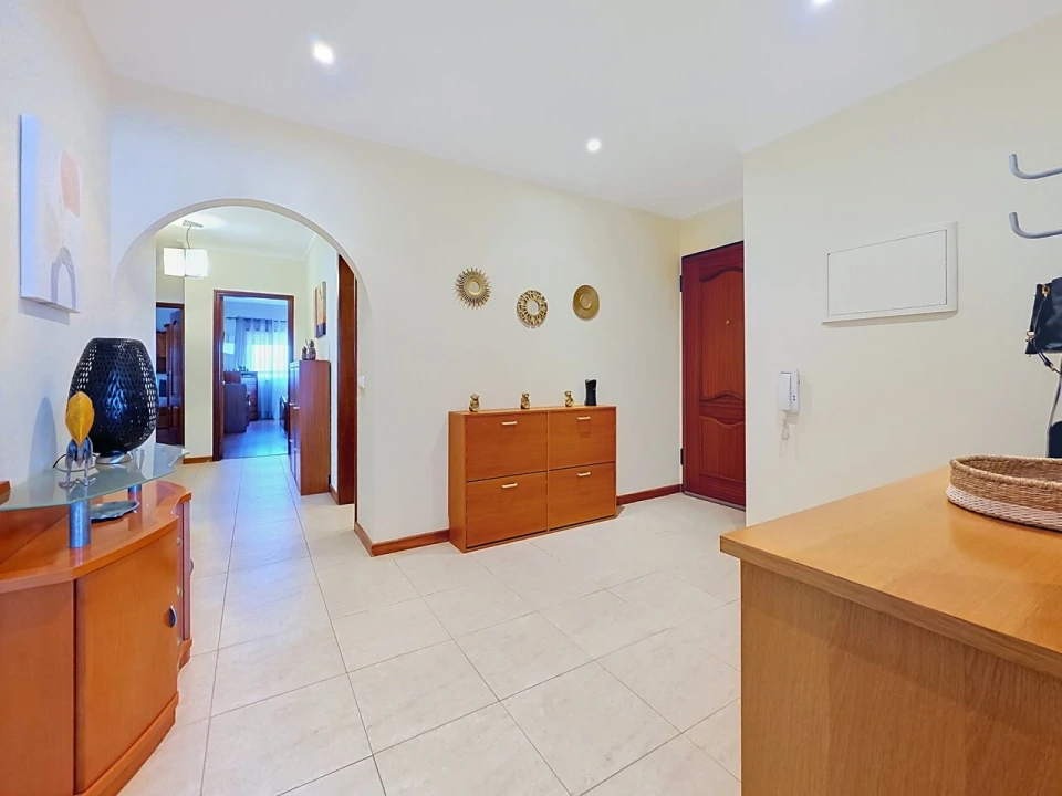 Apartamento T4 para Venda em Portimão Foto 6