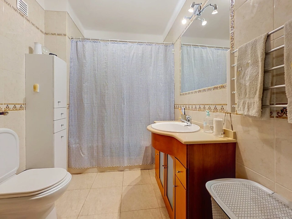 Apartamento T4 para Venda em Portimão Foto 10
