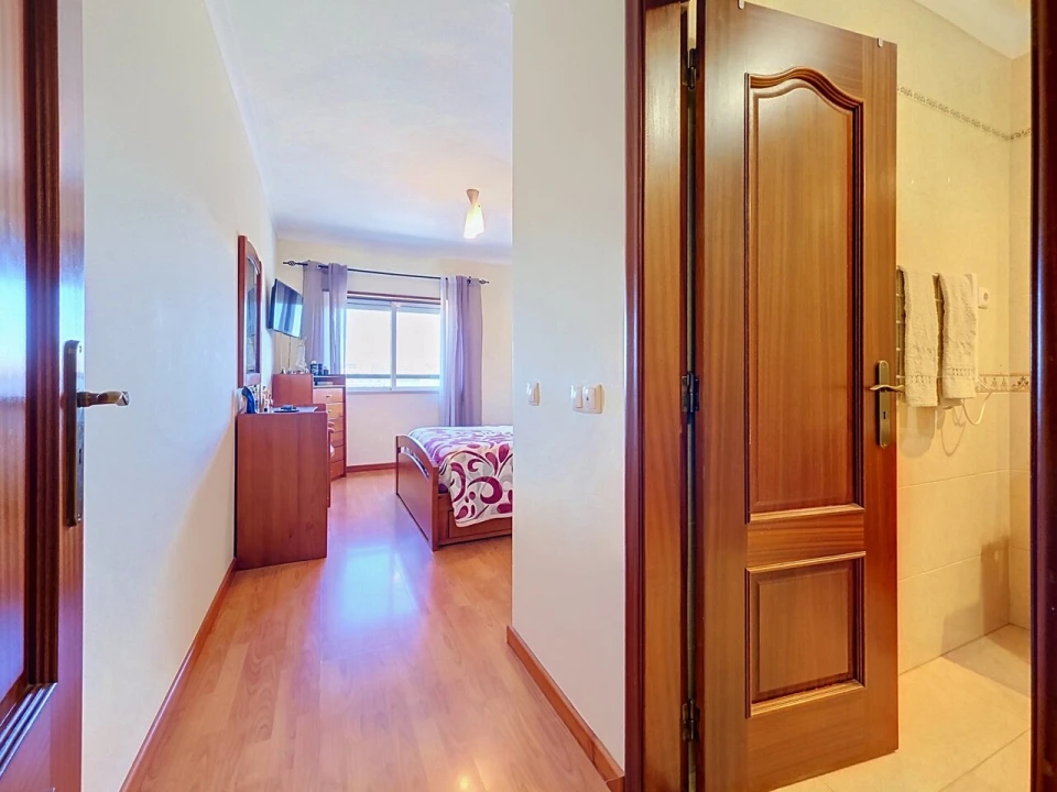 Apartamento T4 para Venda em Portimão Foto 11