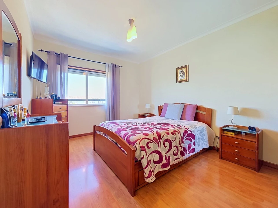 Apartamento T4 para Venda em Portimão Foto 13