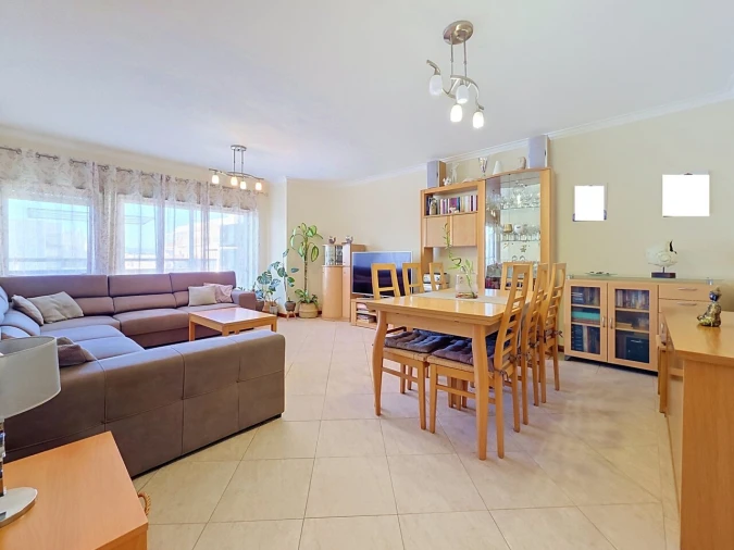 Apartamento T4 para Venda em Portimão Foto 8