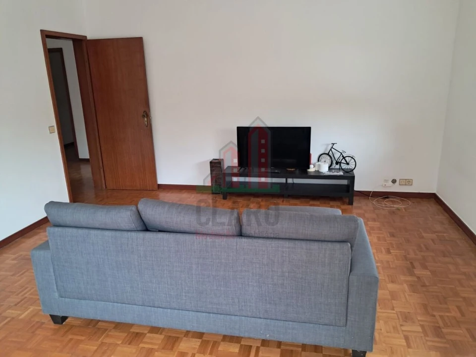 Apartamento T3 para Venda em Santo Antonio dos Olivais Foto 5