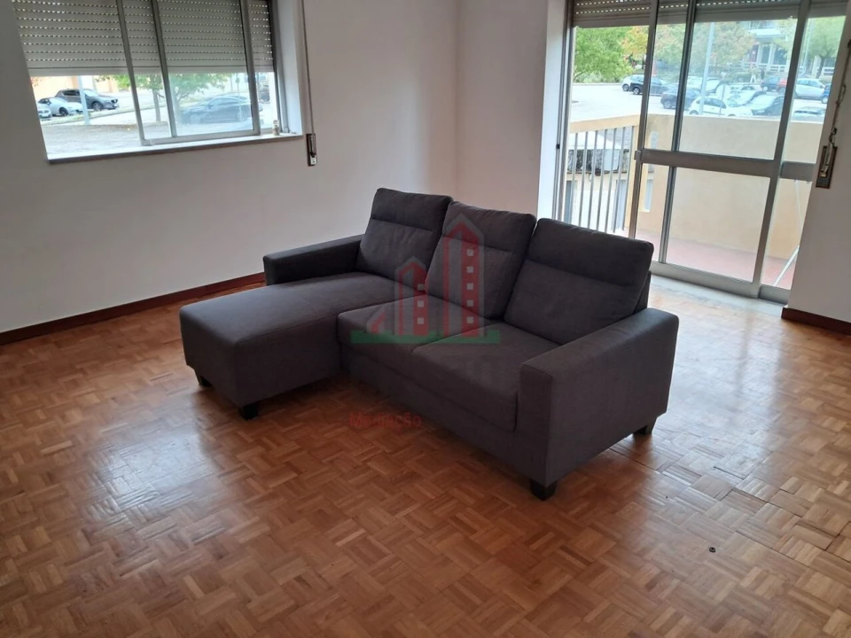 Apartamento T3 para Venda em Santo Antonio dos Olivais Foto 4