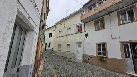 Moradia T3 para Venda em Alcongosta