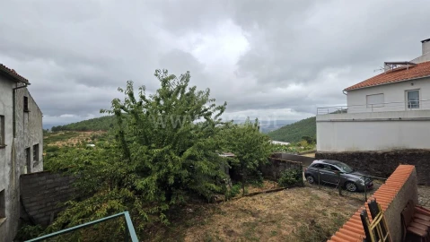 Moradia T3 para Venda em Alcongosta
