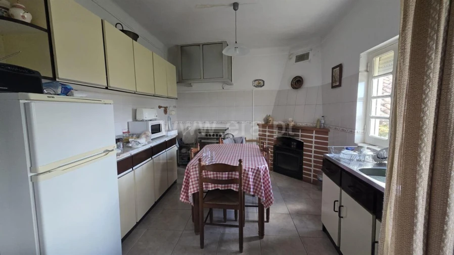 Moradia T3 para Venda em Alcongosta Foto 3