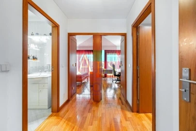 Apartamento T3 para Venda em Vila Verde e Barbudo