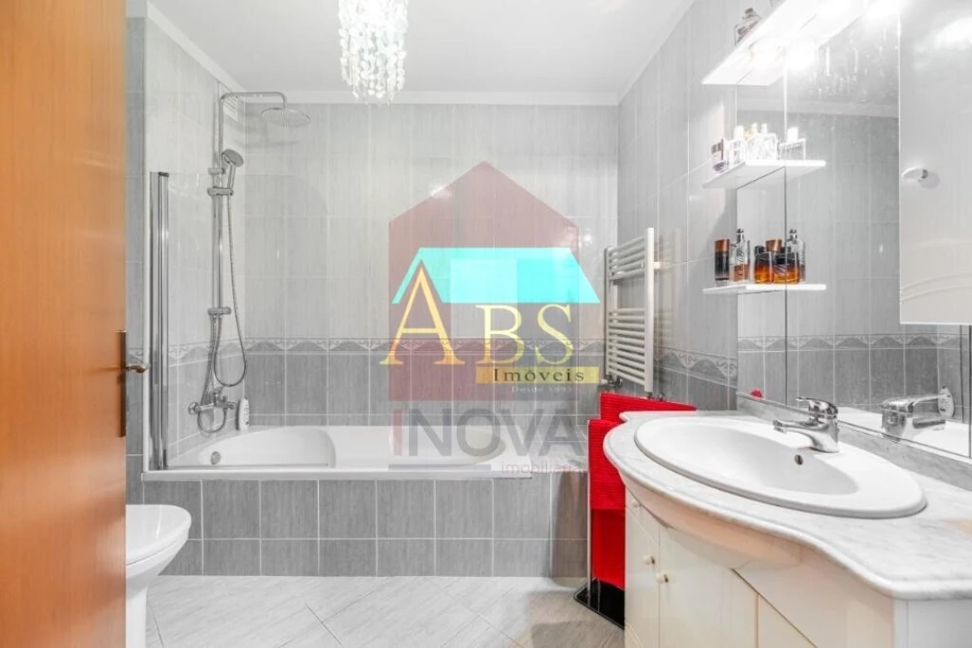 Apartamento T3 para Venda em Vila Verde e Barbudo Foto 13