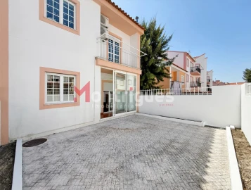 Moradia T3 para Venda em Azeitão (São Lourenço e São Simão)