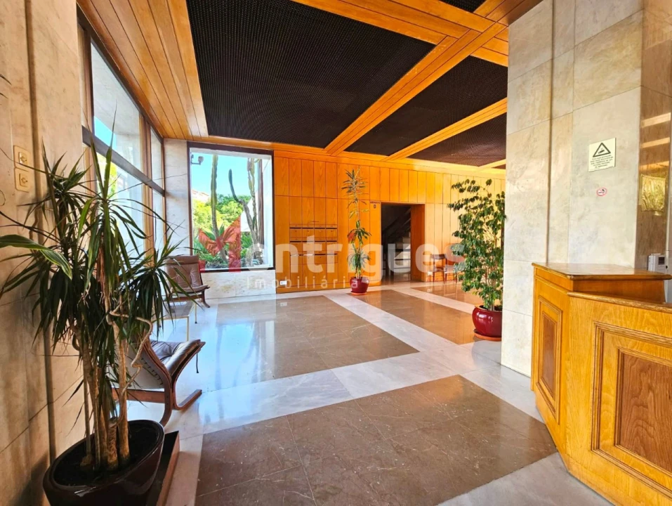 Apartamento T3 para Arrendamento em São Domingos de Benfica Foto 5