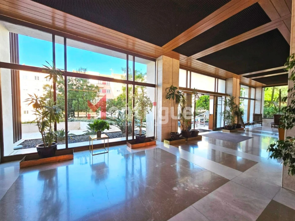 Apartamento T3 para Arrendamento em São Domingos de Benfica Foto 6