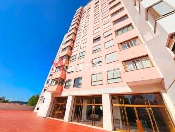 Apartamento T3 para Arrendamento em São Domingos de Benfica