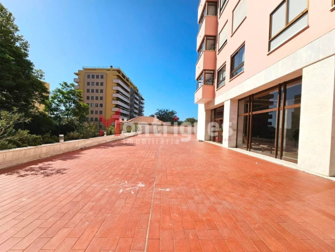 Apartamento T3 para Arrendamento em São Domingos de Benfica Foto 11