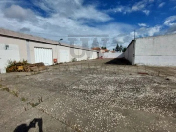 Armazém para Venda em Azeitão (São Lourenço e São Simão)