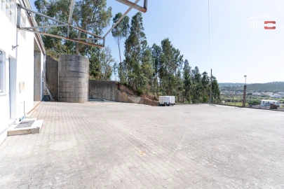 Armazém para Arrendamento em Caranguejeira