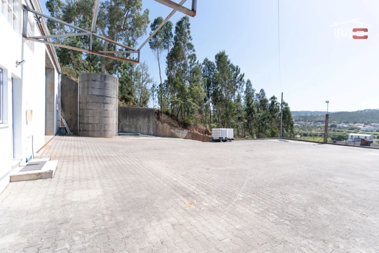 Armazém para Arrendamento em Caranguejeira Foto 6