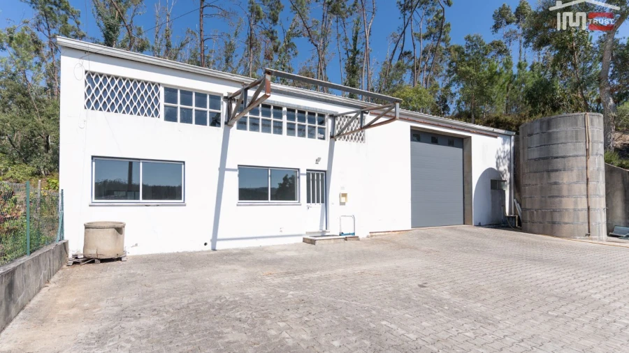 Armazém para Arrendamento em Caranguejeira