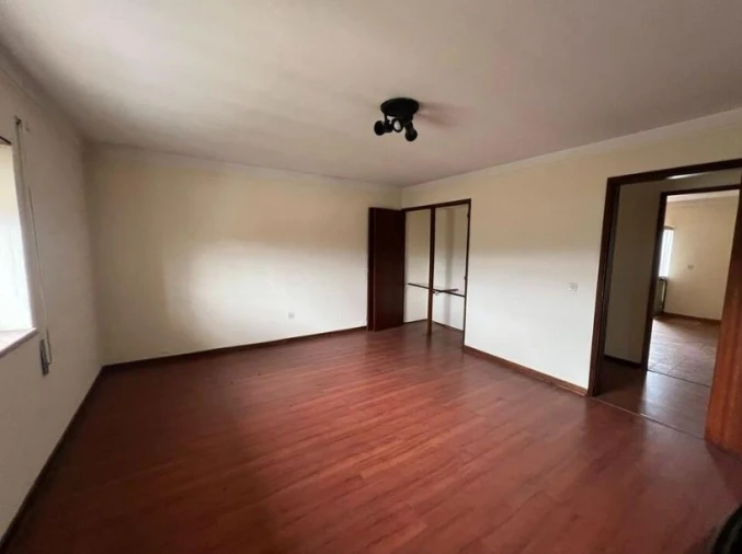 Moradia T5 para Venda em Travancinha Foto 3