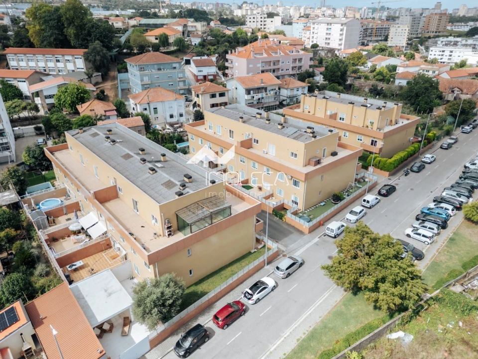 Apartamento T2 para Venda em Oliveira do Douro Foto 1