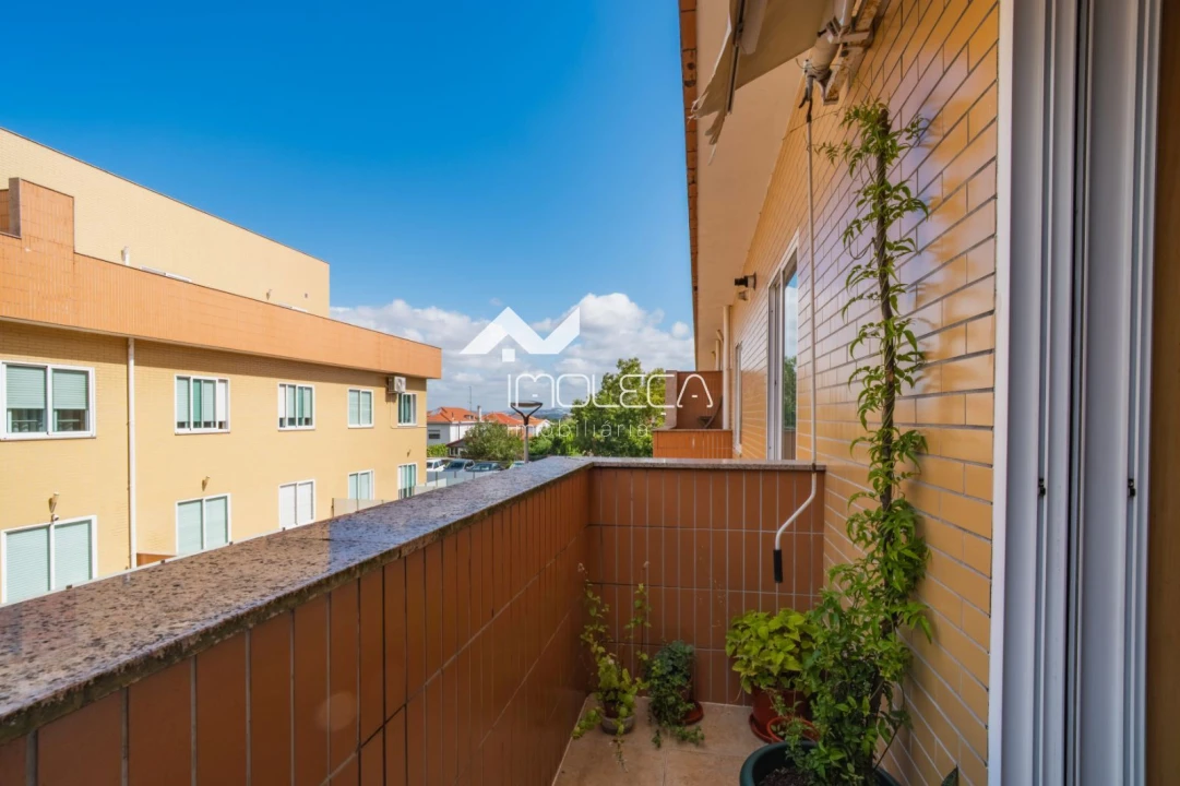 Apartamento T2 para Venda em Oliveira do Douro Foto 5