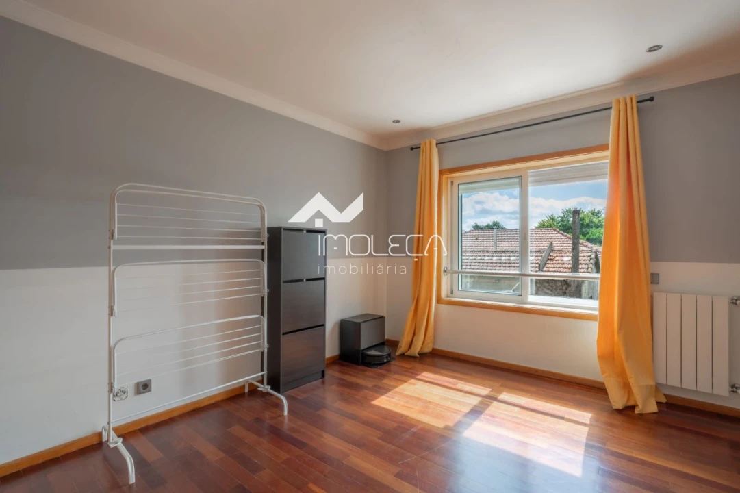 Apartamento T2 para Venda em Oliveira do Douro Foto 11