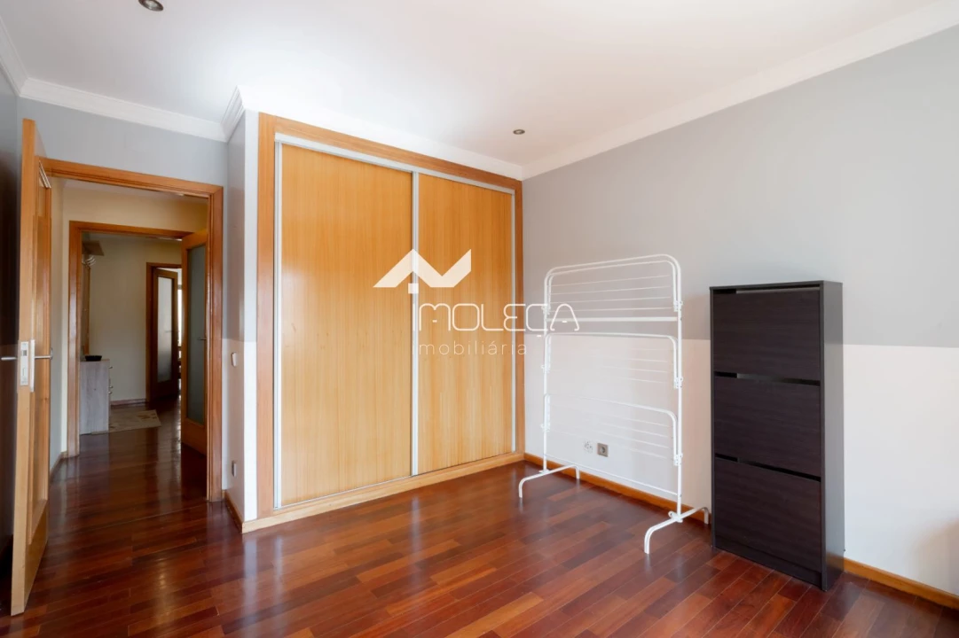 Apartamento T2 para Venda em Oliveira do Douro Foto 12