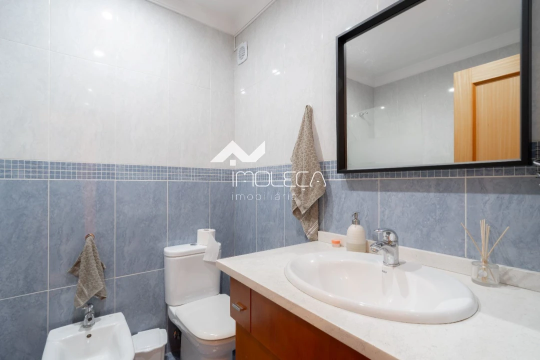 Apartamento T2 para Venda em Oliveira do Douro Foto 17