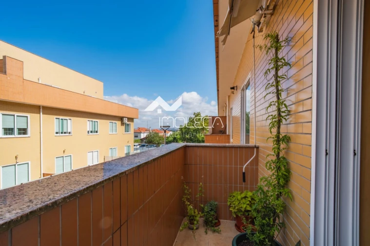 Apartamento T2 para Venda em Oliveira do Douro Foto 5