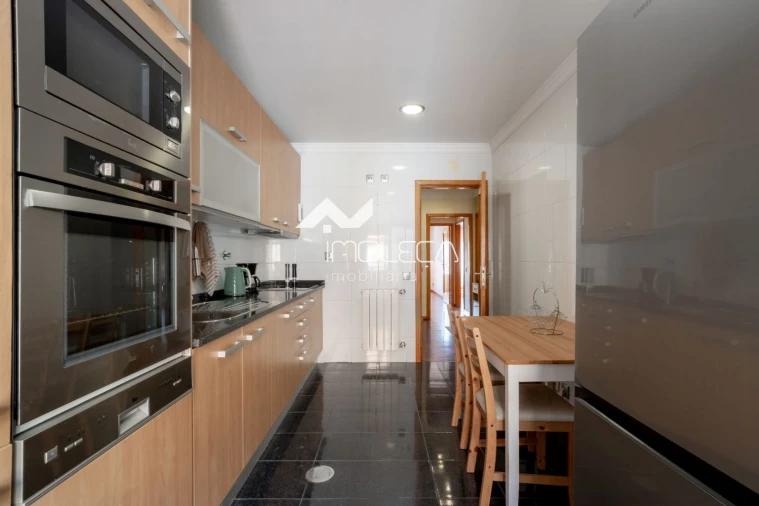 Apartamento T2 para Venda em Oliveira do Douro Foto 9