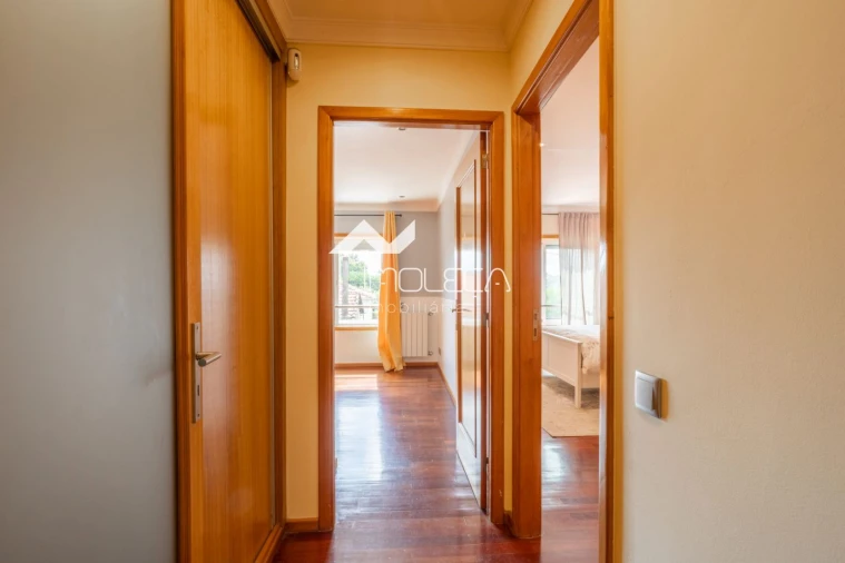 Apartamento T2 para Venda em Oliveira do Douro Foto 10