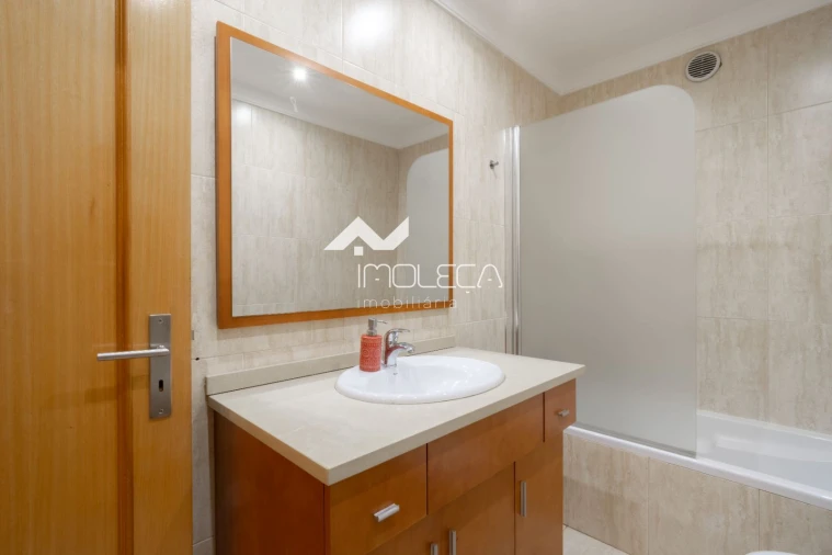 Apartamento T2 para Venda em Oliveira do Douro Foto 13