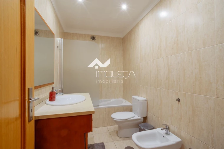 Apartamento T2 para Venda em Oliveira do Douro Foto 14