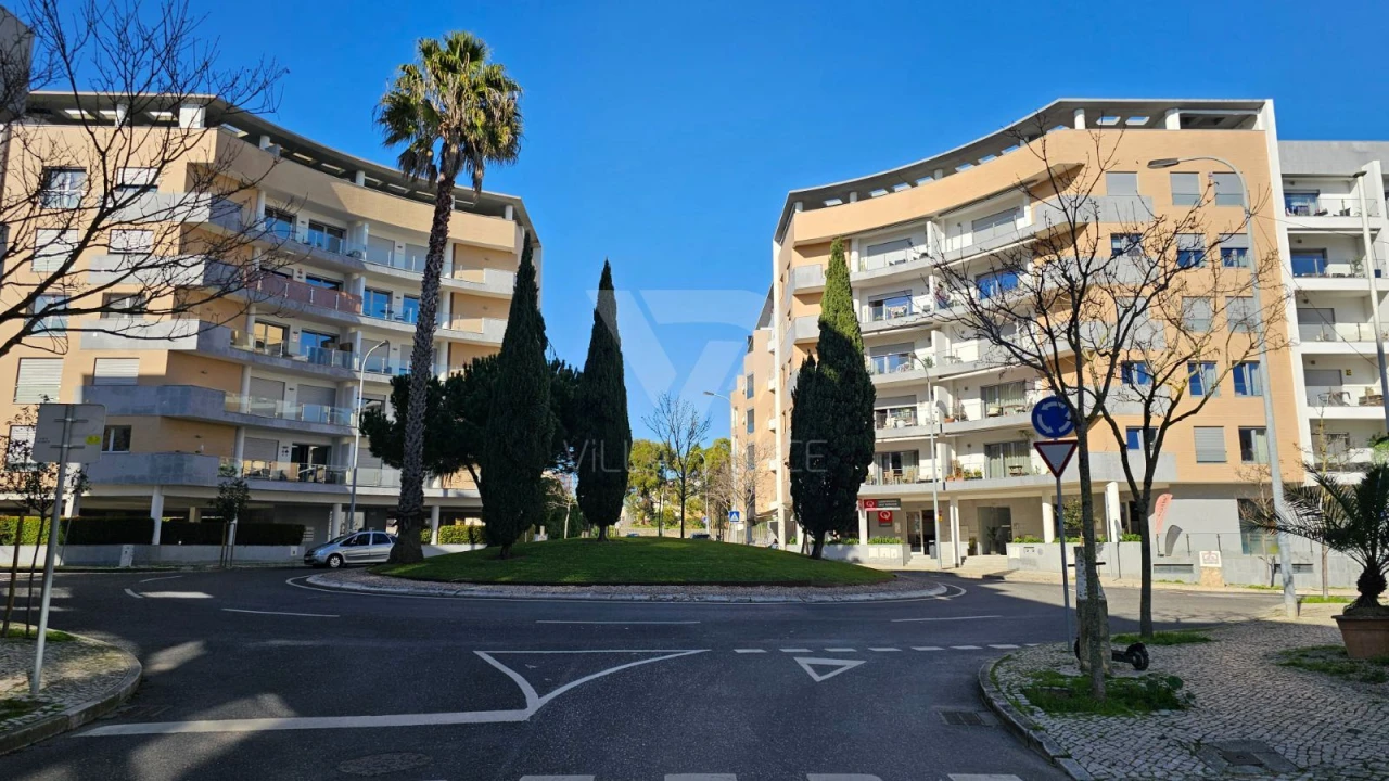 Apartamento T3 para Arrendamento em Carcavelos e Parede Foto 1