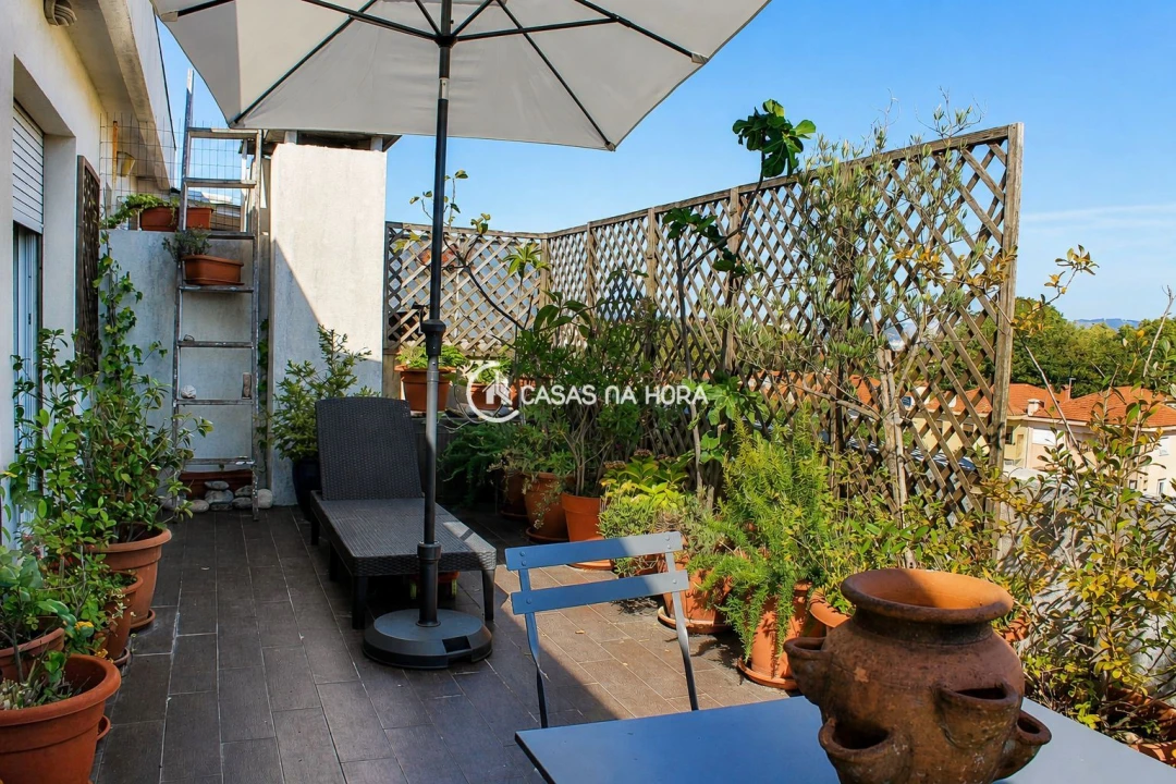 Apartamento T2 para Arrendamento em Paranhos Foto 4