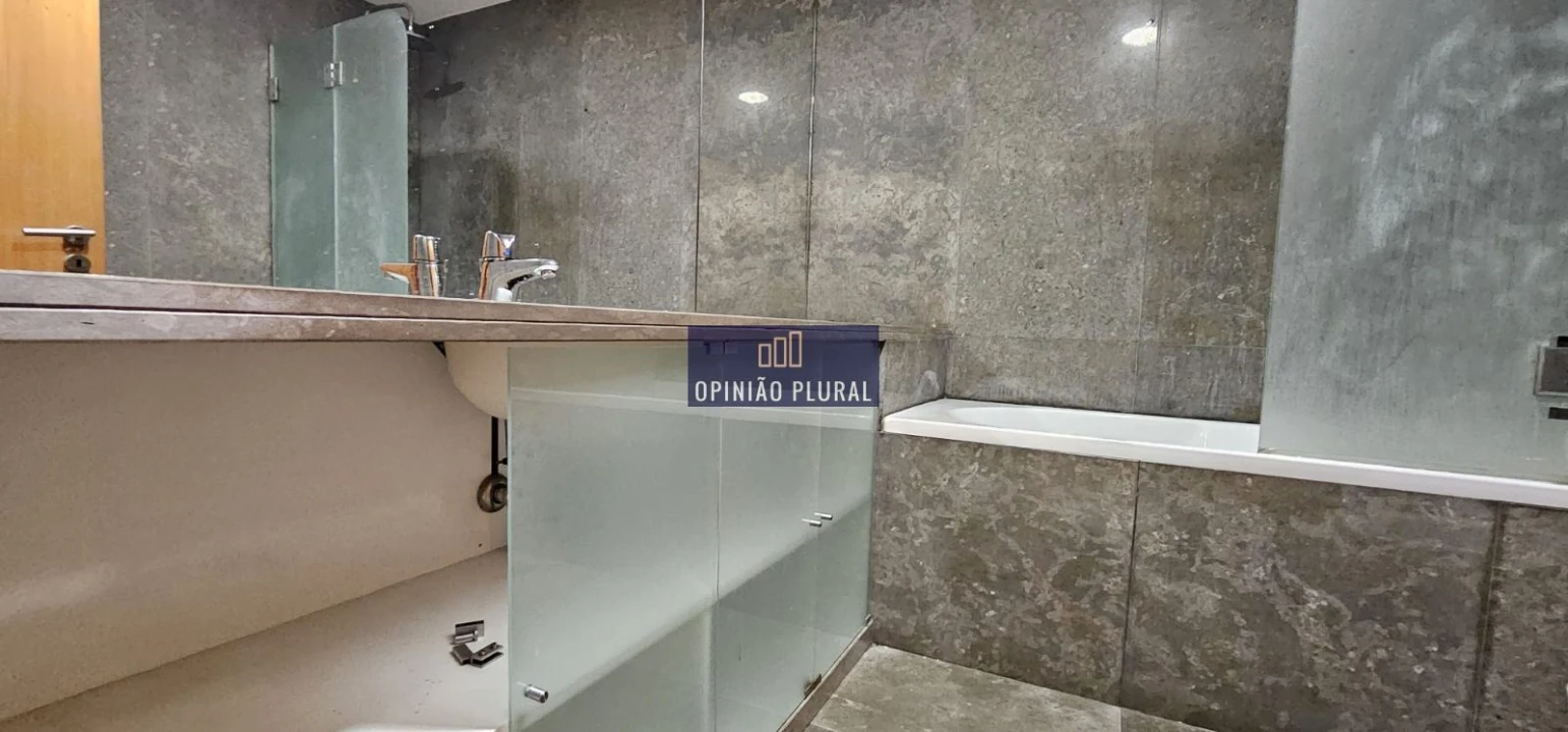 Apartamento T2 para Venda em Vila Nova da Telha Foto 19