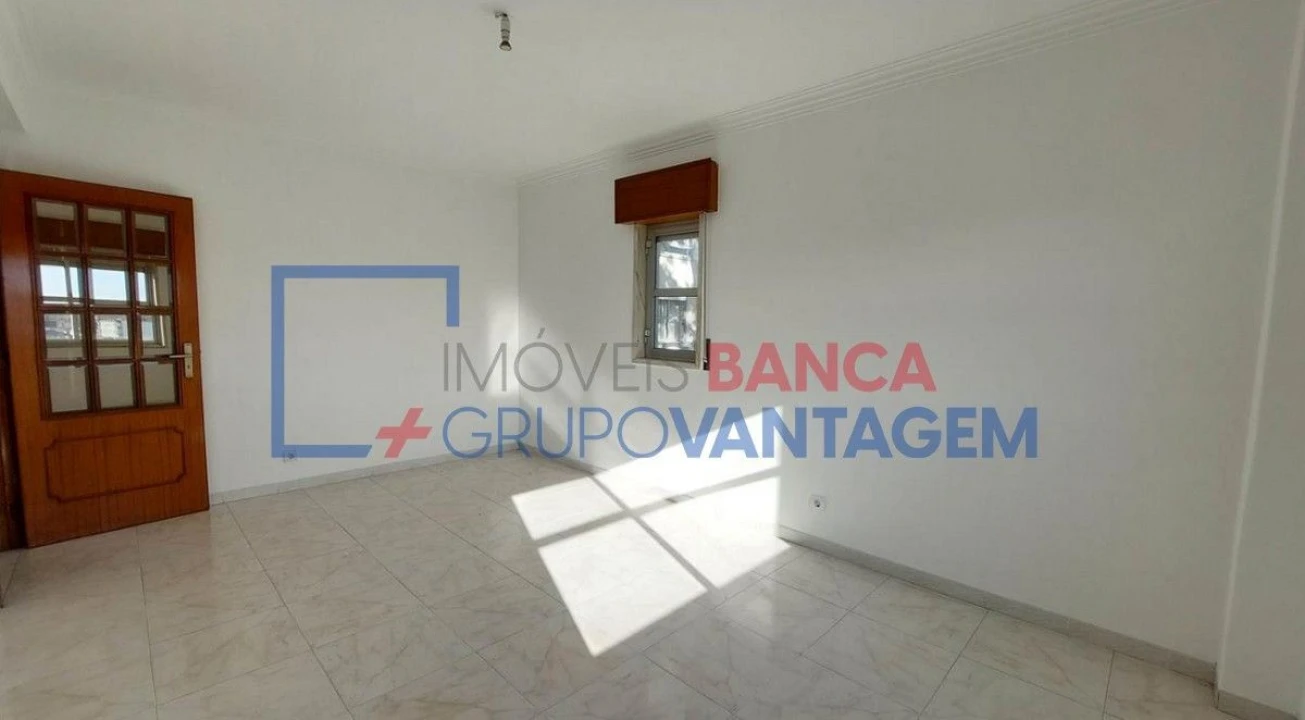 Apartamento T2 para Venda em Algueirão-Mem Martins Foto 4