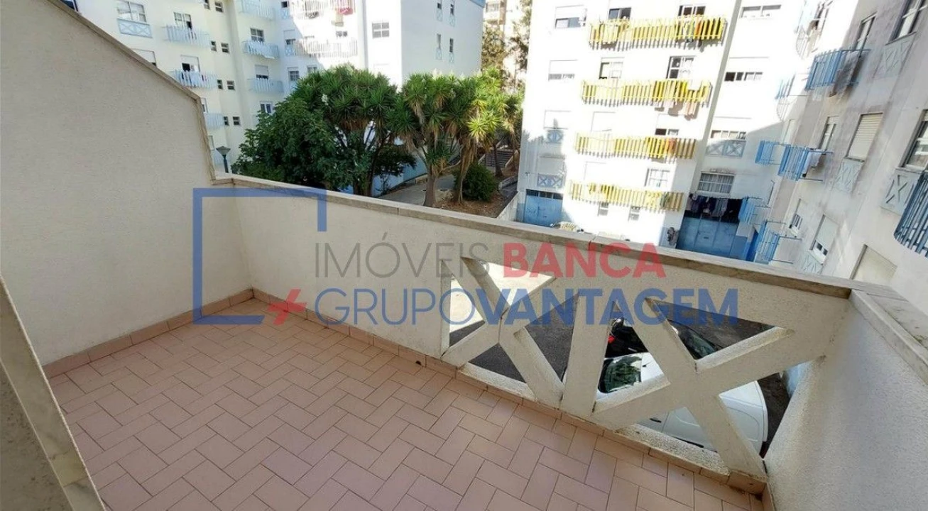 Apartamento T2 para Venda em Algueirão-Mem Martins Foto 15